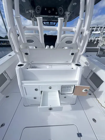  Yacht Photos Pics 2025 SPORTSMAN 302 OPEN - Image 12