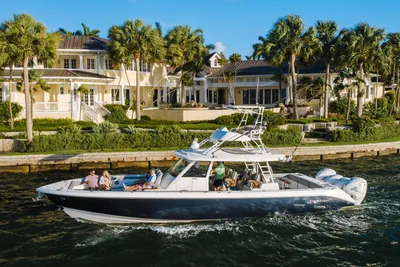 Everglades 455 Center Console