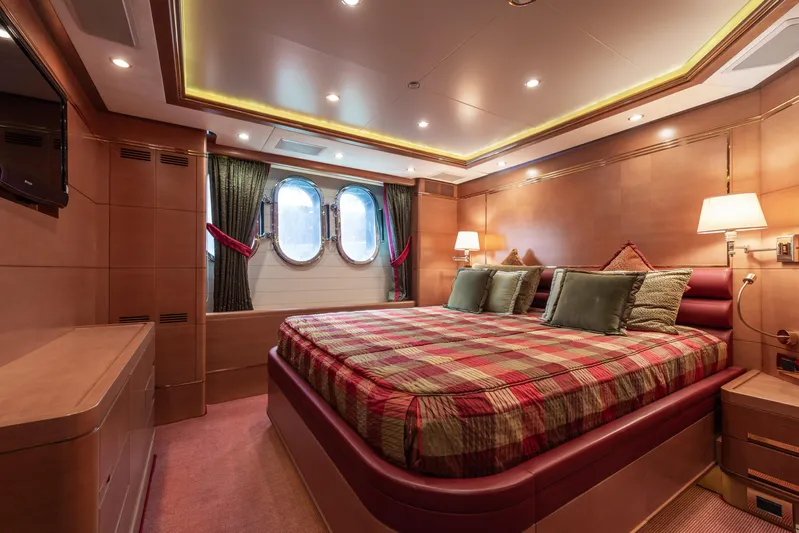 My Sisa Yacht Photos Pics Benetti Vision 145 - MY SISA - For Sale