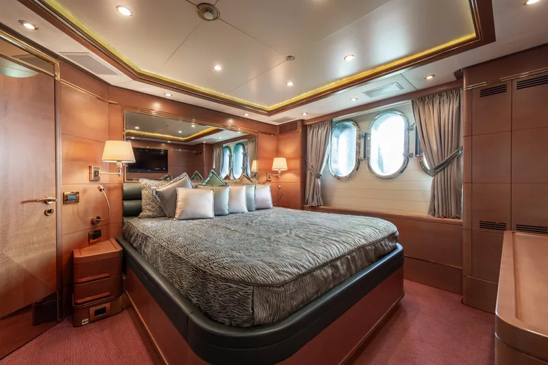 My Sisa Yacht Photos Pics Benetti Vision 145 - MY SISA - For Sale