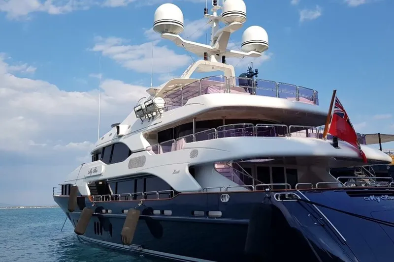 My Sisa Yacht Photos Pics Benetti Vision 145 - MY SISA - For Sale