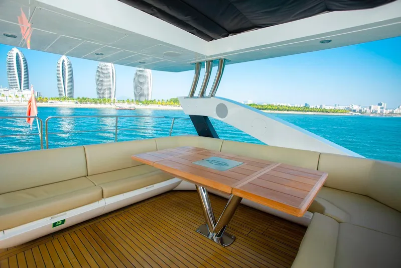  Yacht Photos Pics Luxurious Sunseeker 75 Yacht deck with ocean view, 2015 model.