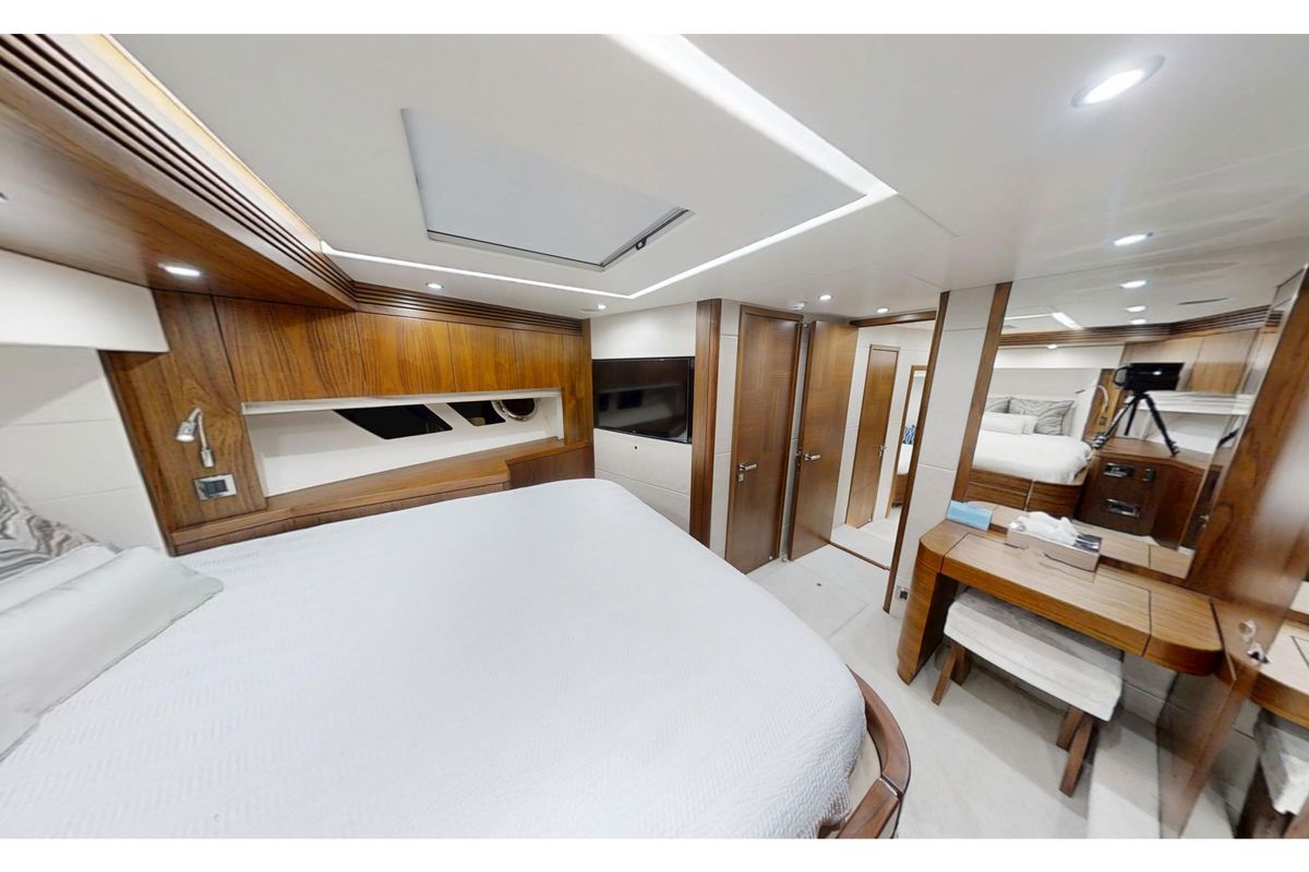 2016 Sunseeker 75 