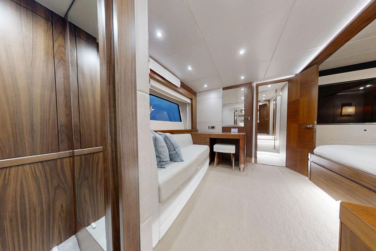 2016 Sunseeker 75 