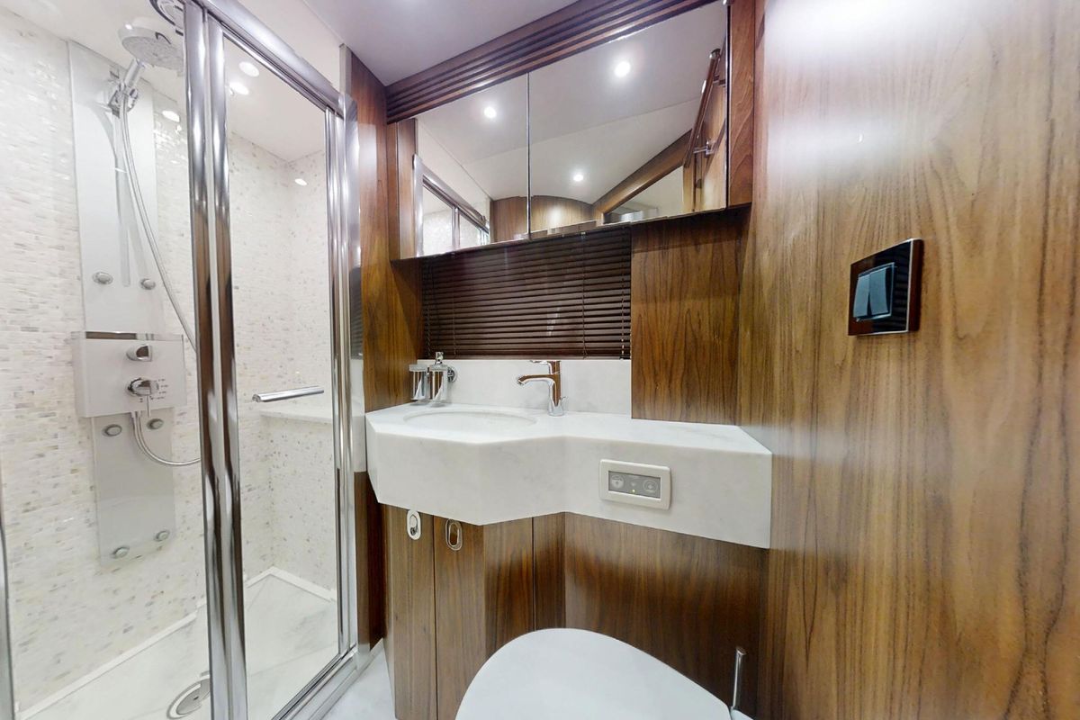 2016 Sunseeker 75 