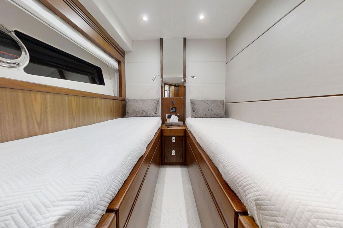 2016 Sunseeker 75 