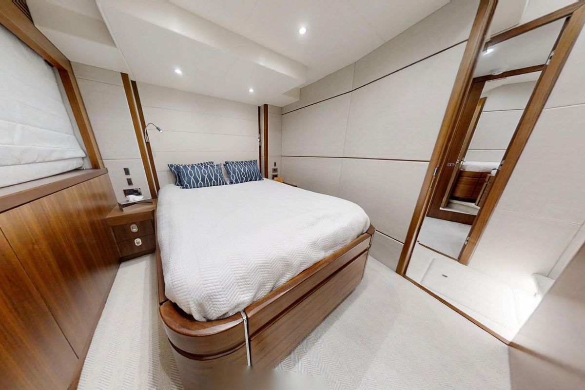 2016 Sunseeker 75 