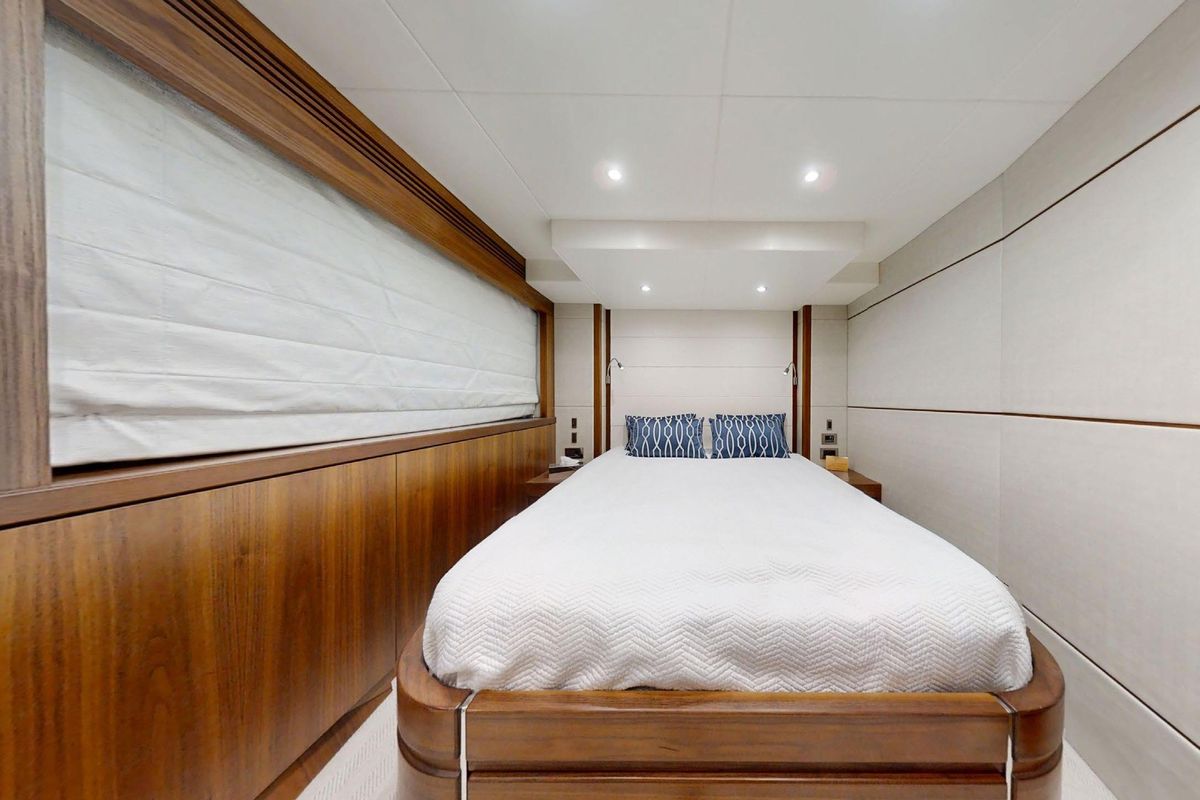 2016 Sunseeker 75 