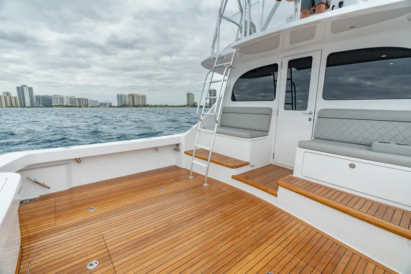 2026 Viking 46bf Yacht Photos Pics Viking 46 Billfish Cockpit and Mezzanine