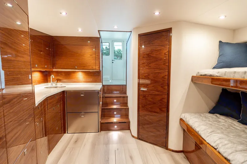 2026 Viking 46bf Yacht Photos Pics Viking 46 Billfish Companionway