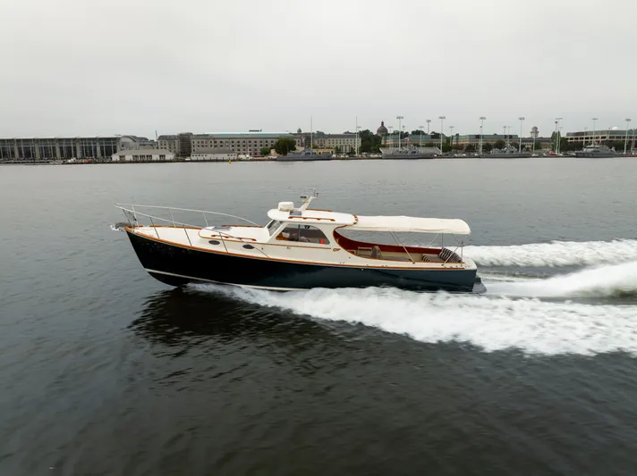 Smoke On The Water Yacht Photos Pics 