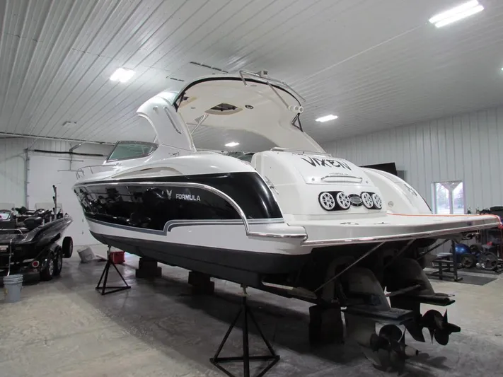 Vixen Yacht Photos Pics 