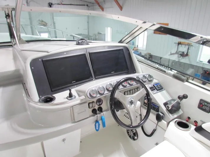 Vixen Yacht Photos Pics 