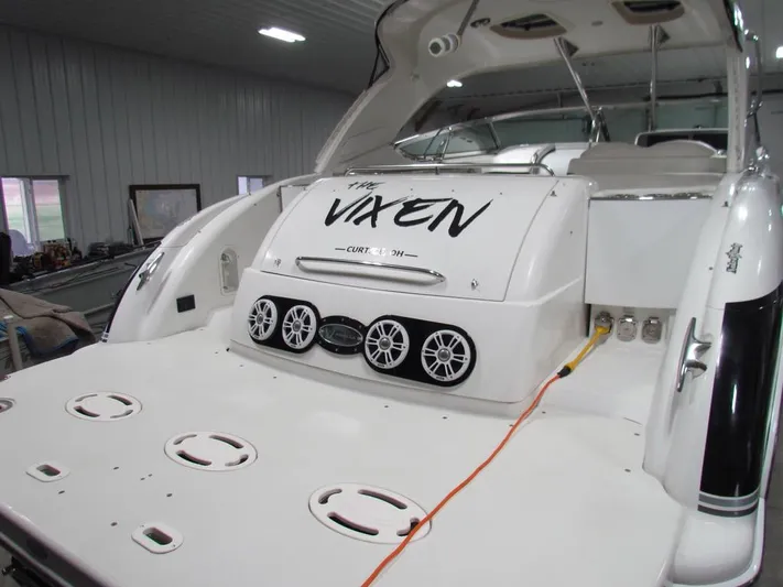 Vixen Yacht Photos Pics 