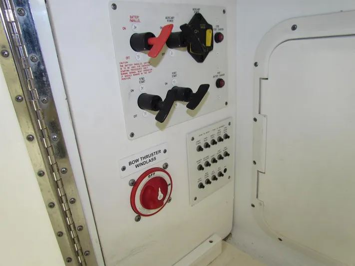 Vixen Yacht Photos Pics 