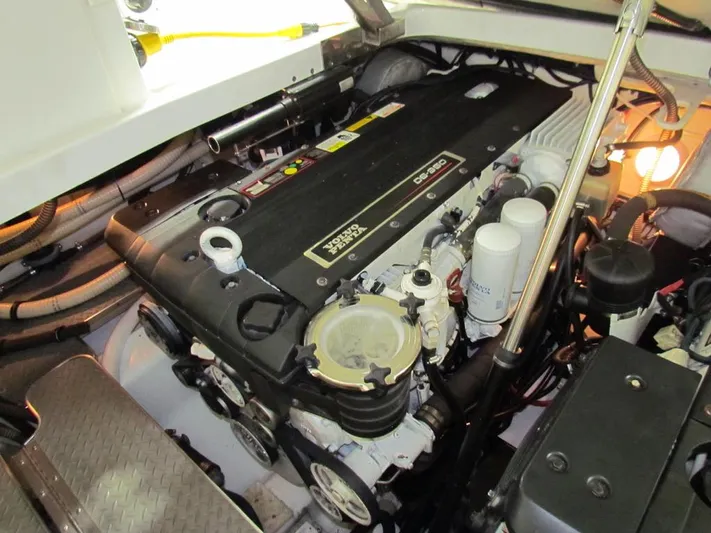 Vixen Yacht Photos Pics 