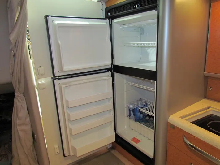 Vixen Yacht Photos Pics 