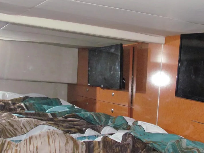 Vixen Yacht Photos Pics 