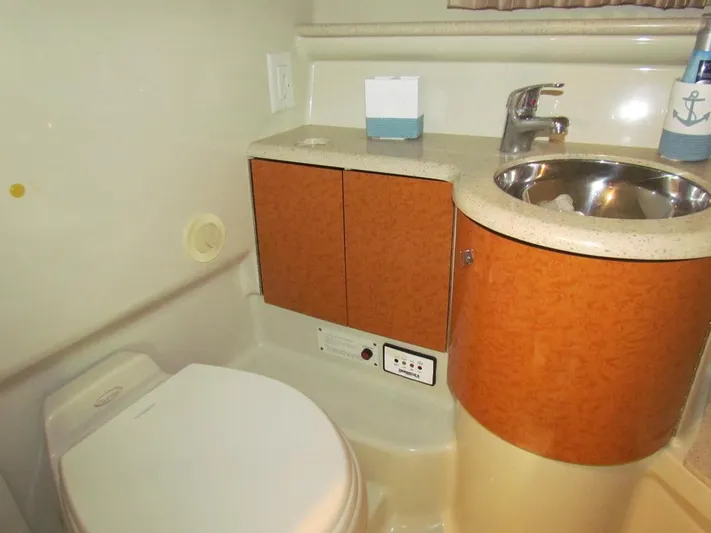 Vixen Yacht Photos Pics 