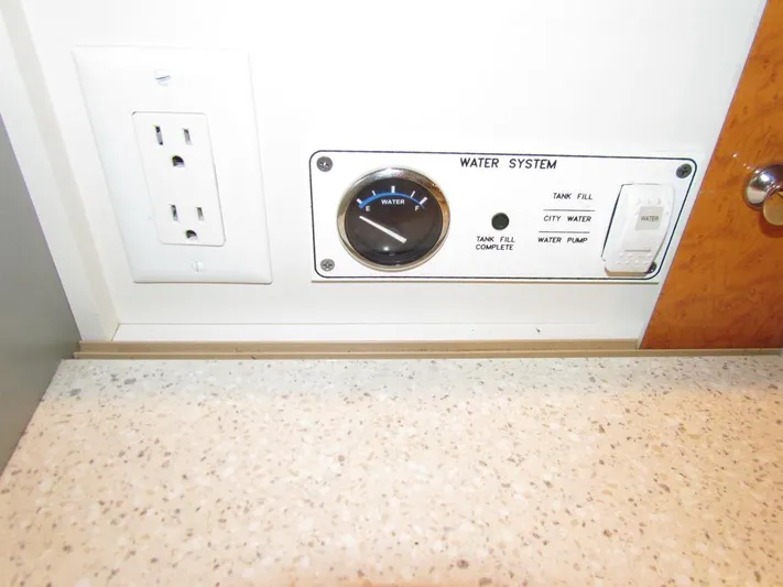 Vixen Yacht Photos Pics 