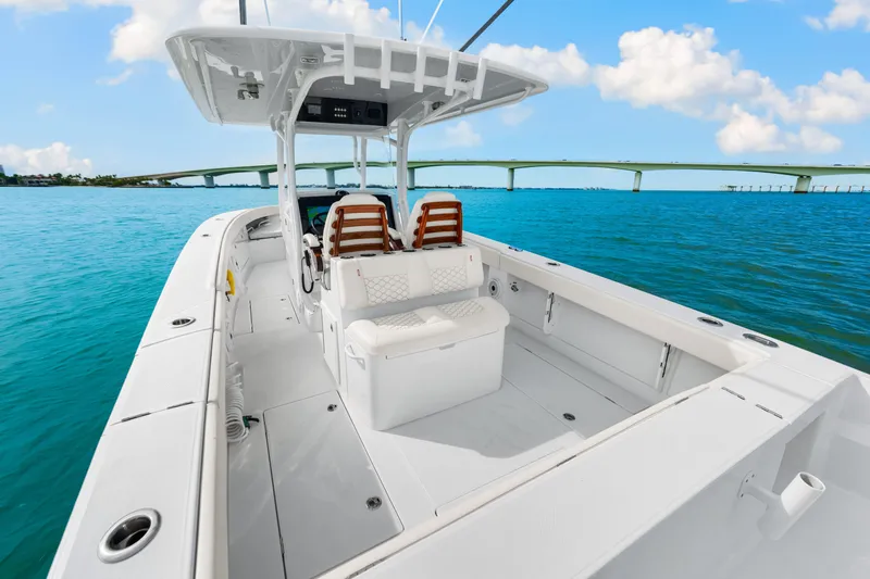 Ursus Yacht Photos Pics Jupiter 34 HFS 2025 Cockpit