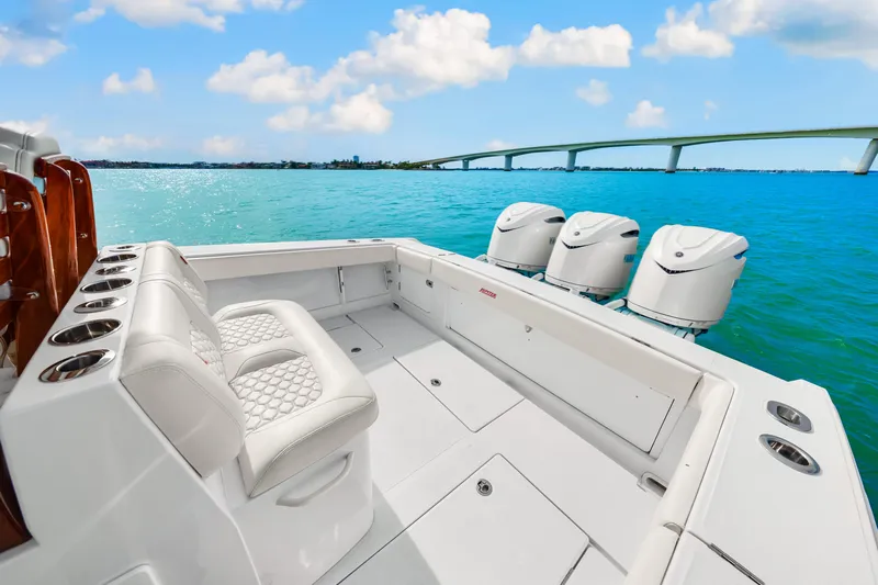 Ursus Yacht Photos Pics Jupiter 34 HFS 2025 Cockpit