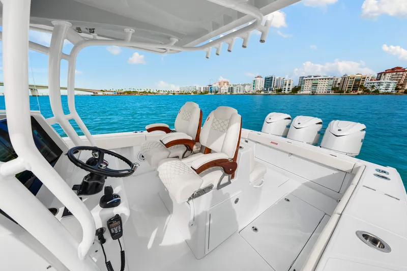 Ursus Yacht Photos Pics Jupiter 34 HFS 2025 Helm