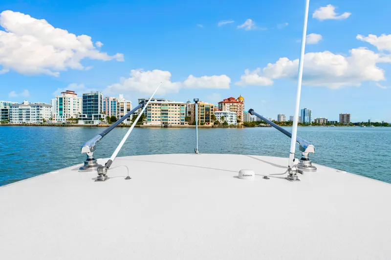 Ursus Yacht Photos Pics Jupiter 34 HFS 2025 Hard Top with Carbon Fiber Outriggers