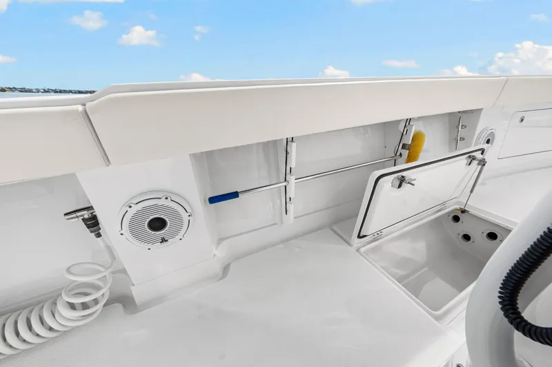 Ursus Yacht Photos Pics Jupiter 34 HFS 2025 Storage