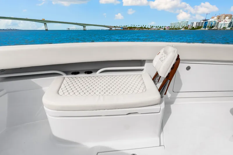 Ursus Yacht Photos Pics Jupiter 34 HFS 2025 Forward Seating including seatback