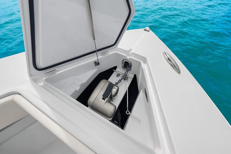 Ursus Yacht Photos Pics Jupiter 34 HFS 2025 Windlass