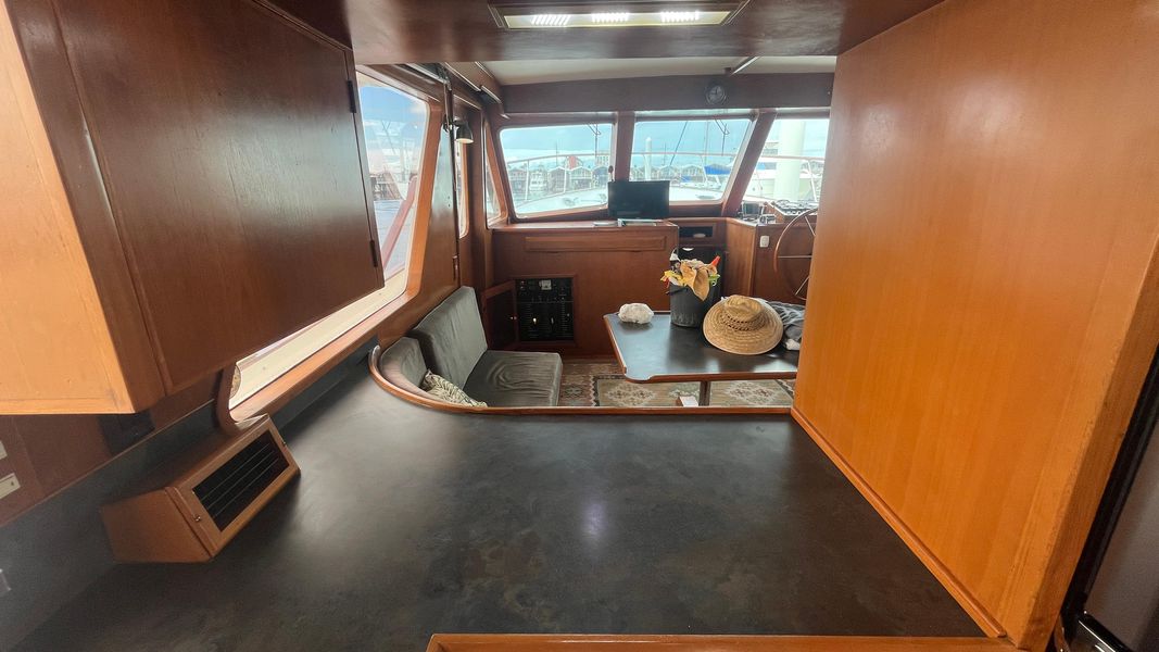 1988 DeFever 48 Trawler