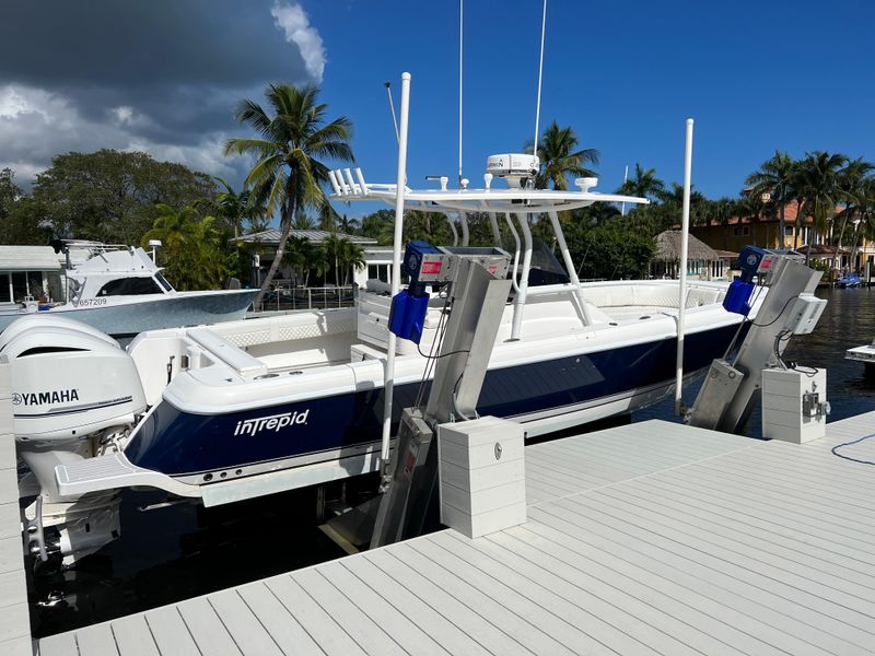 2013 Intrepid 327 Center Console