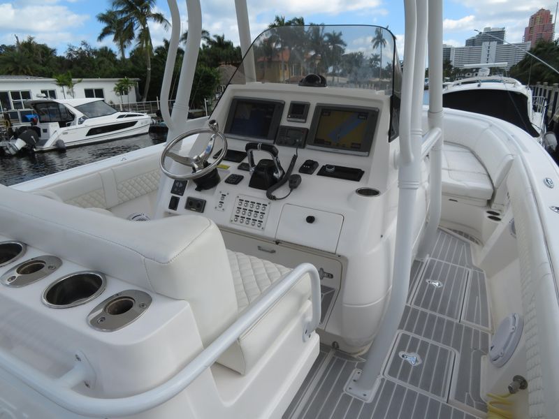 2013 Intrepid 327 Center Console