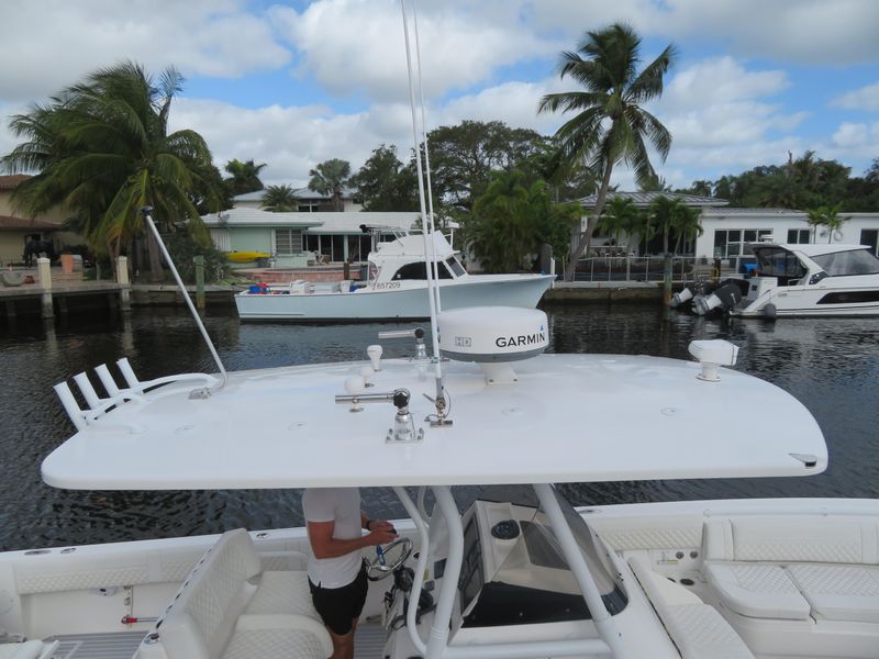 2013 Intrepid 327 Center Console