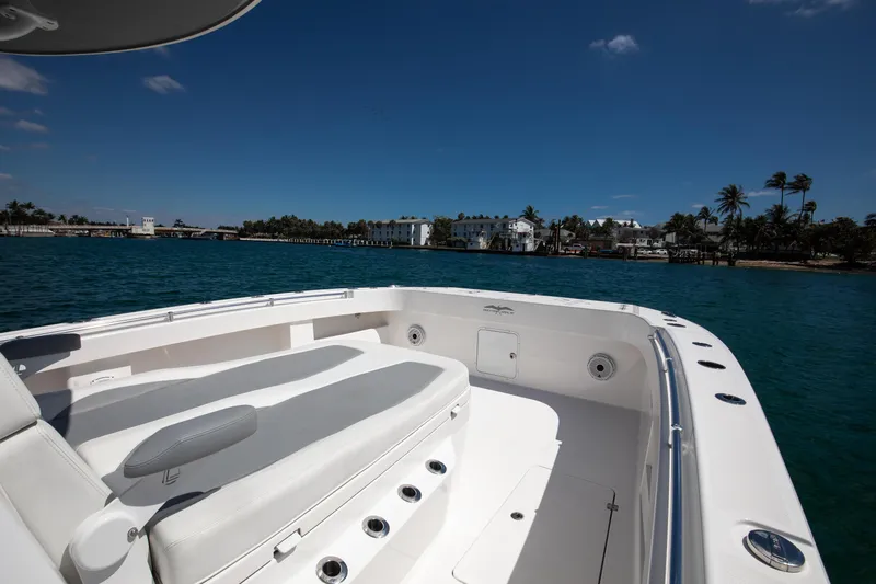 Emanon Yacht Photos Pics Invincible 35 Emanon - Exterior Bow