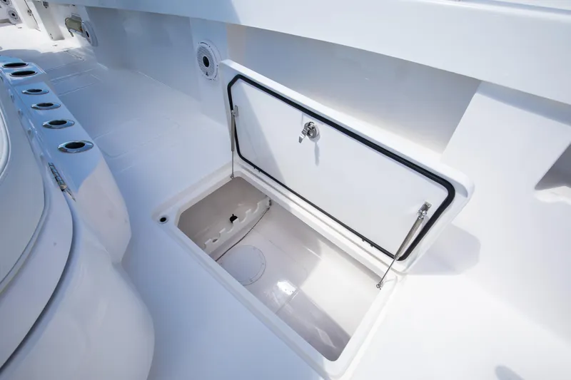 Emanon Yacht Photos Pics Invincible 35 Emanon - Exterior Cockpit