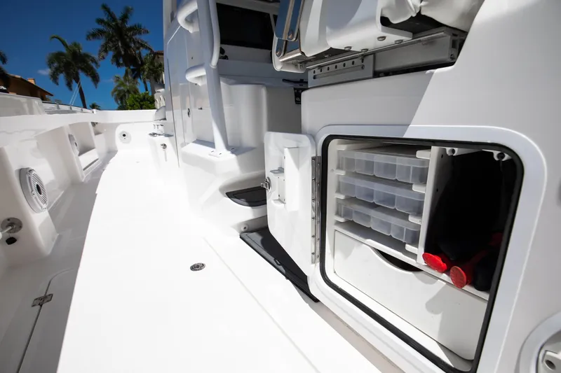 Emanon Yacht Photos Pics Invincible 35 Emanon - Exterior Cockpit