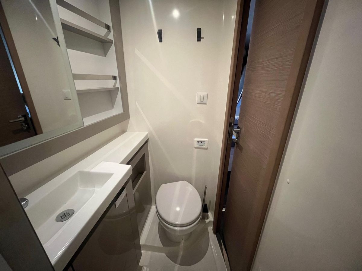 2022 Fountaine Pajot 44 