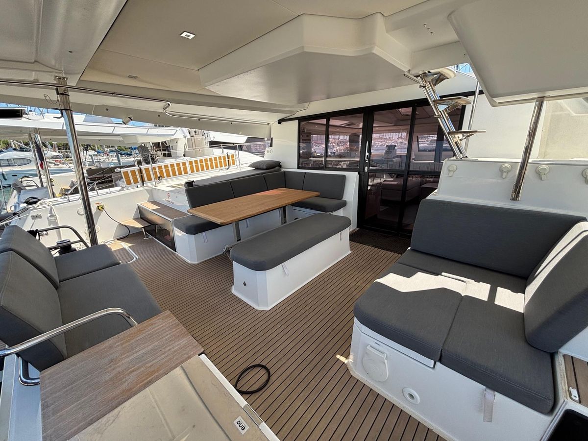 2022 Fountaine Pajot 44 
