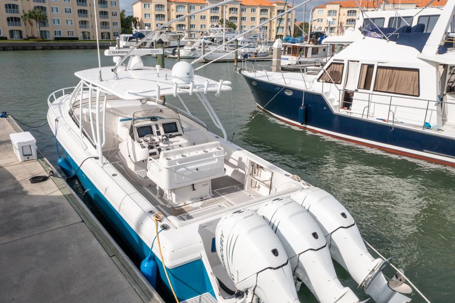 2009 Intrepid 370 Cuddy