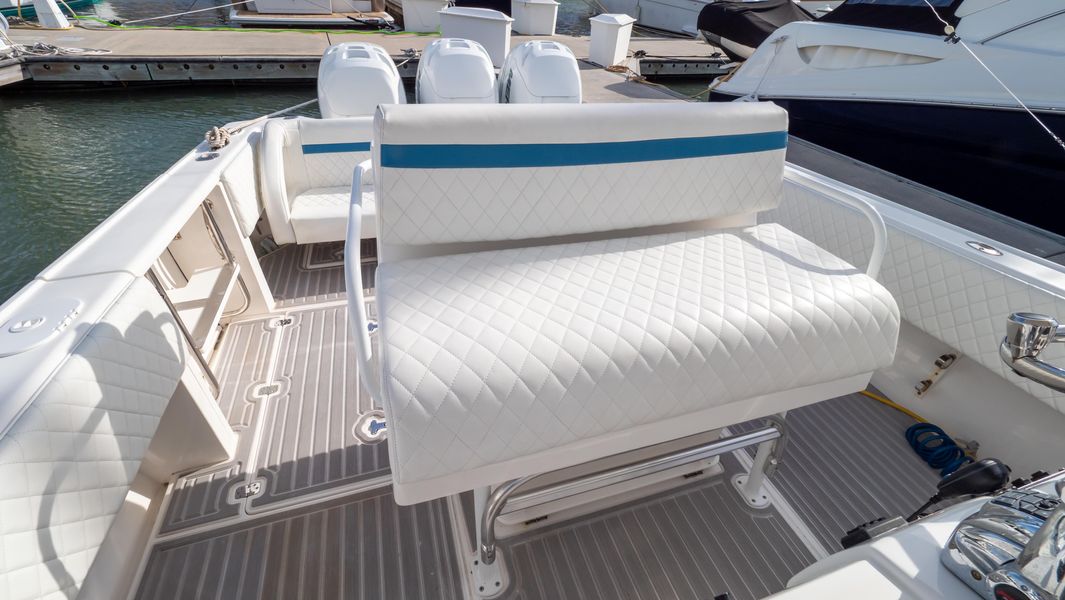 2009 Intrepid 370 Cuddy