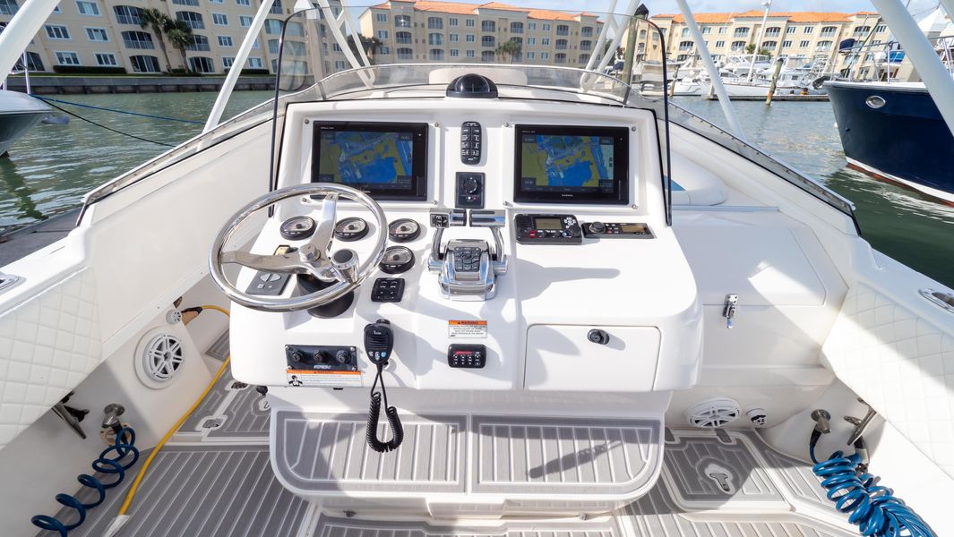 2009 Intrepid 370 Cuddy