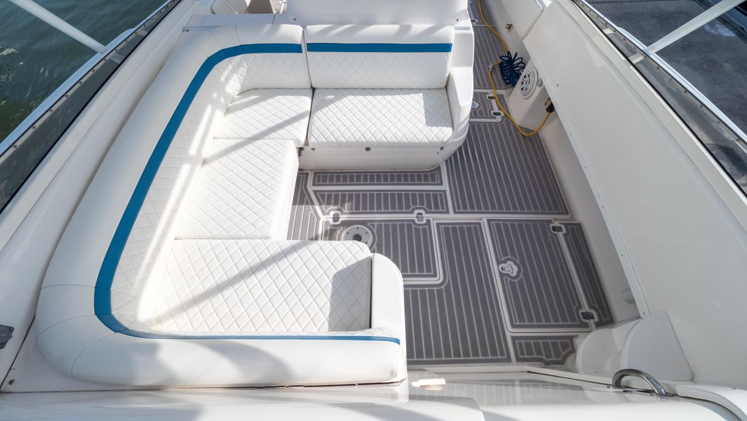 2009 Intrepid 370 Cuddy