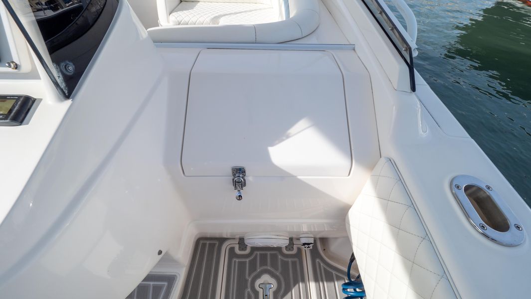 2009 Intrepid 370 Cuddy