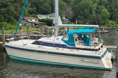 Island Packet Cat 35