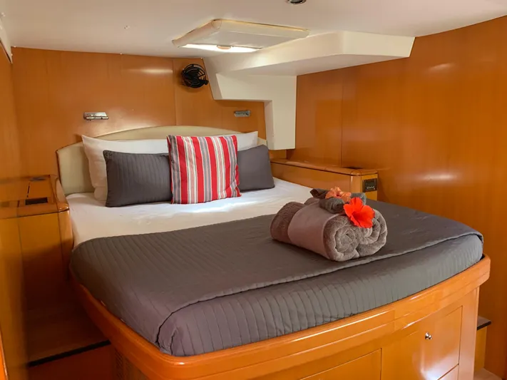 Doris Yacht Photos Pics 