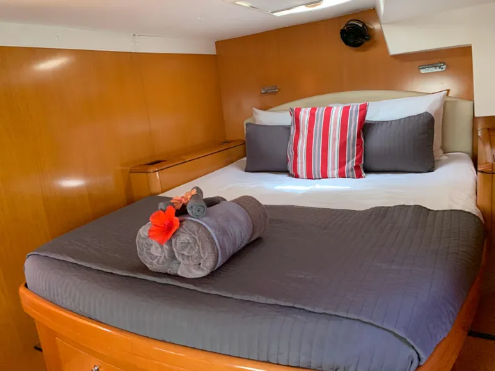 Doris Yacht Photos Pics 