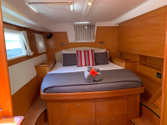 Doris Yacht Photos Pics 