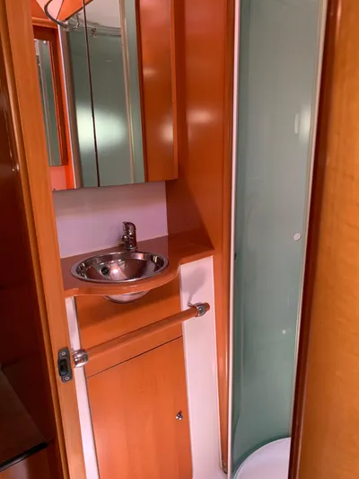 Doris Yacht Photos Pics 